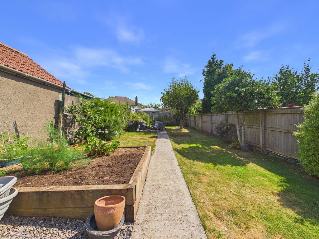 Property photo 2 of 31