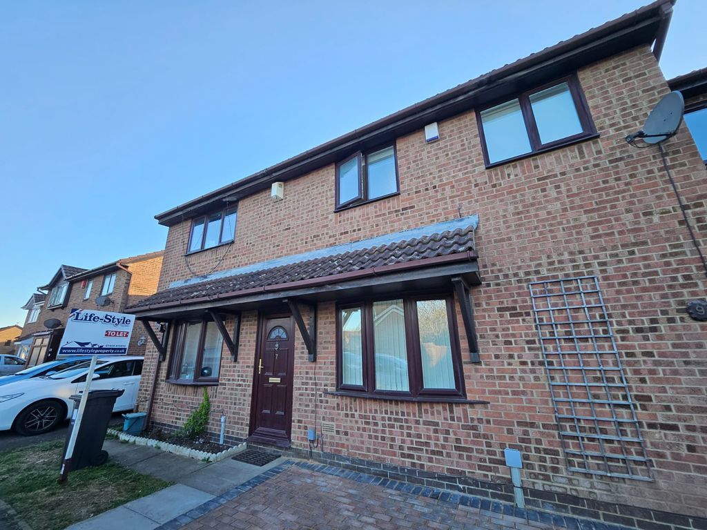 Property photo 1 of 9 Photo 4