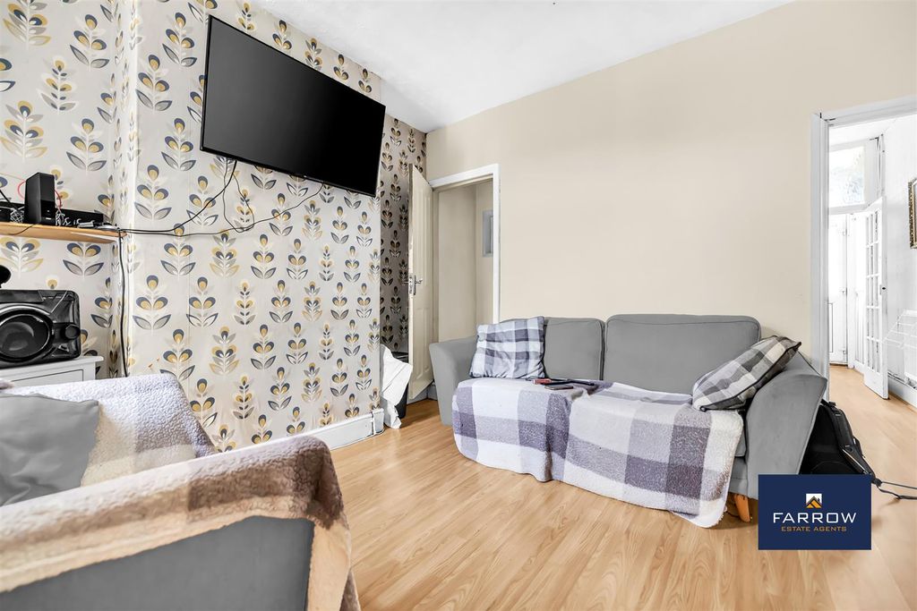 Property photo 2 of 17 Dining Room