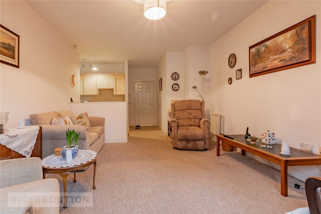 Property photo 3 of 11 Living Room