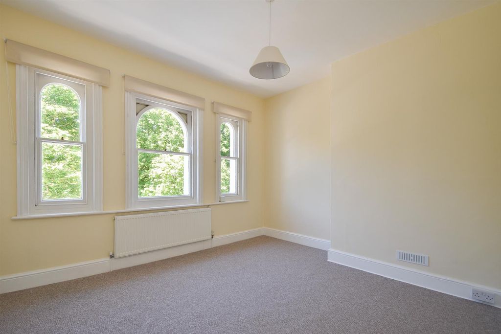 Property photo 1 of 12 Bedroom