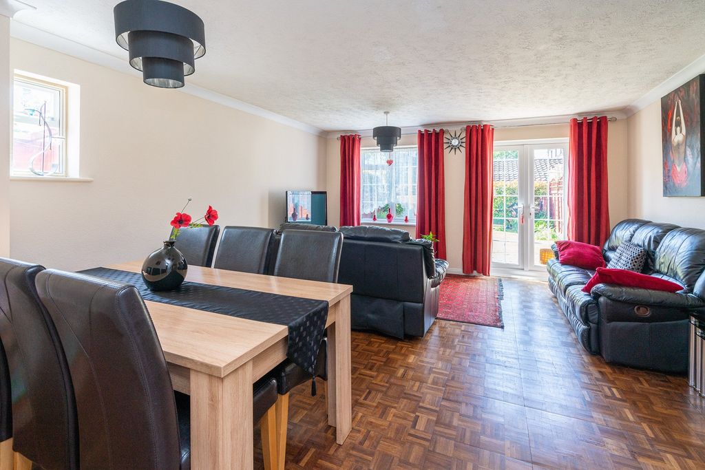 Property photo 2 of 13