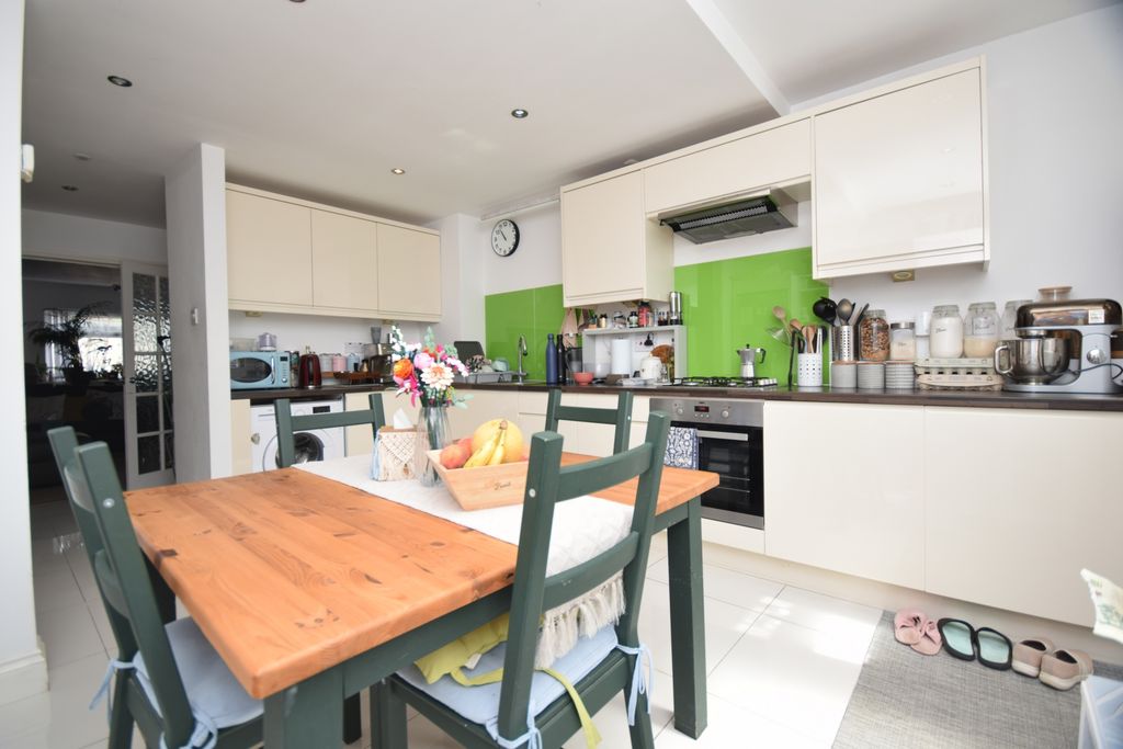 Property photo 3 of 13 Kitchen