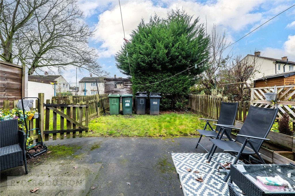 Property photo 2 of 17 Garden