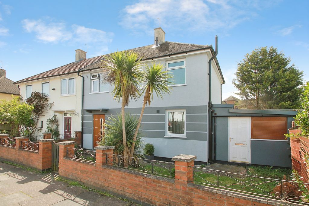 Property photo 1 of 21 Front