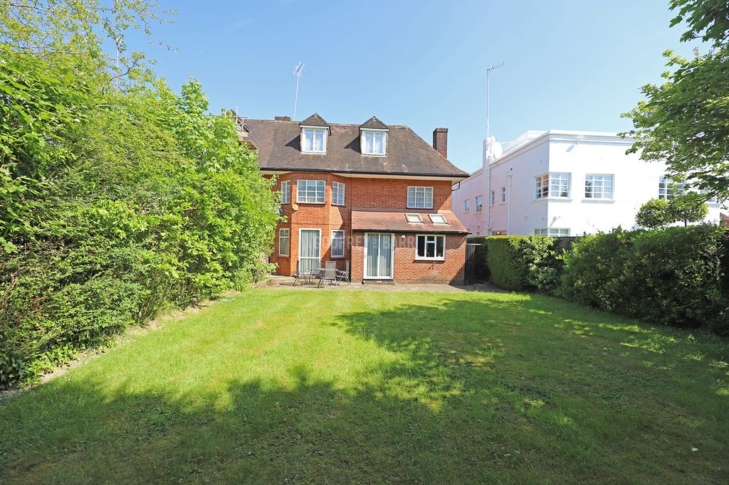 Property photo 3 of 16
