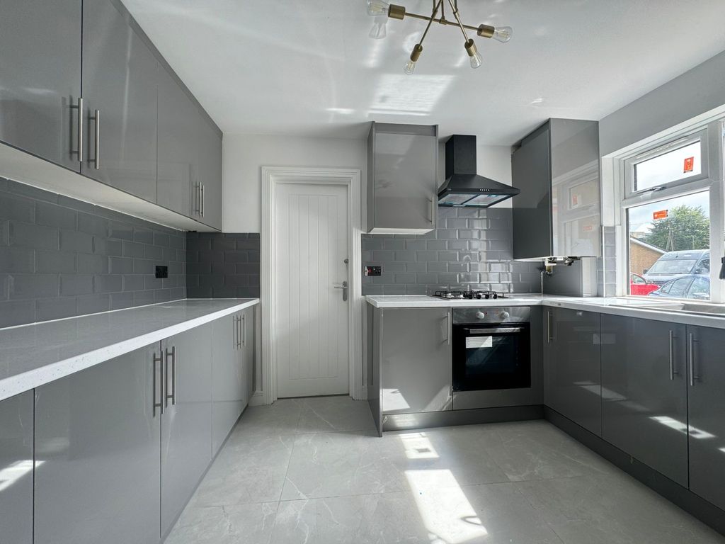 Property photo 1 of 12 Photo-2025-08-29-12-08-32 4