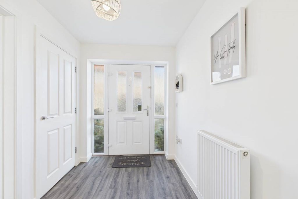 Property photo 2 of 31 Setting The Tone For The Rest Of The House The Hal