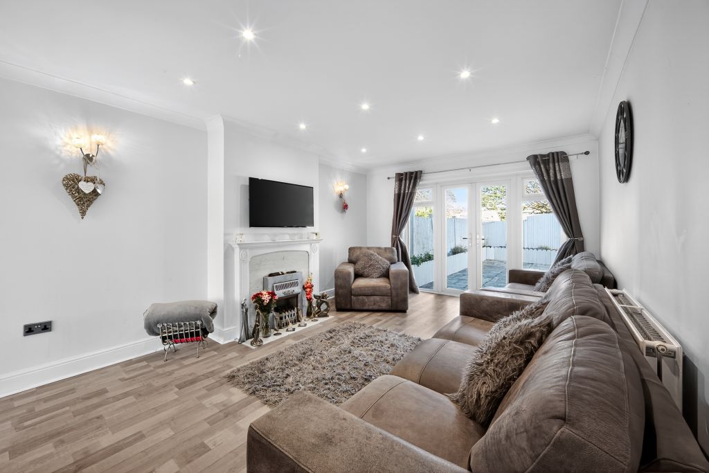 Property photo 3 of 19