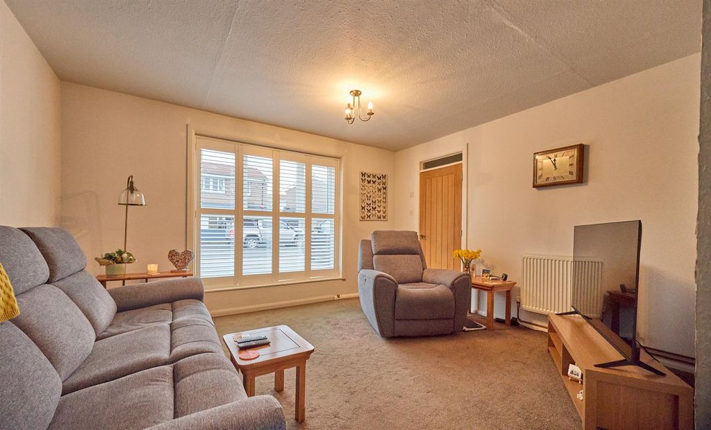 Property photo 2 of 12 Lounge To Front