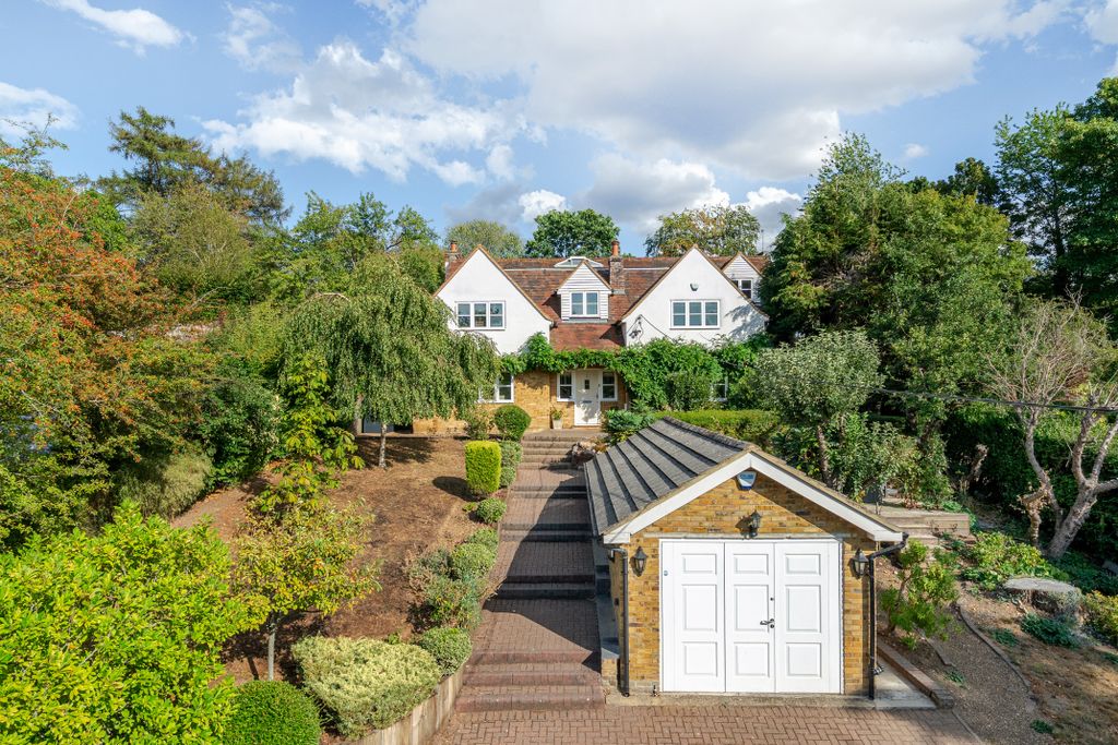 Property photo 1 of 11