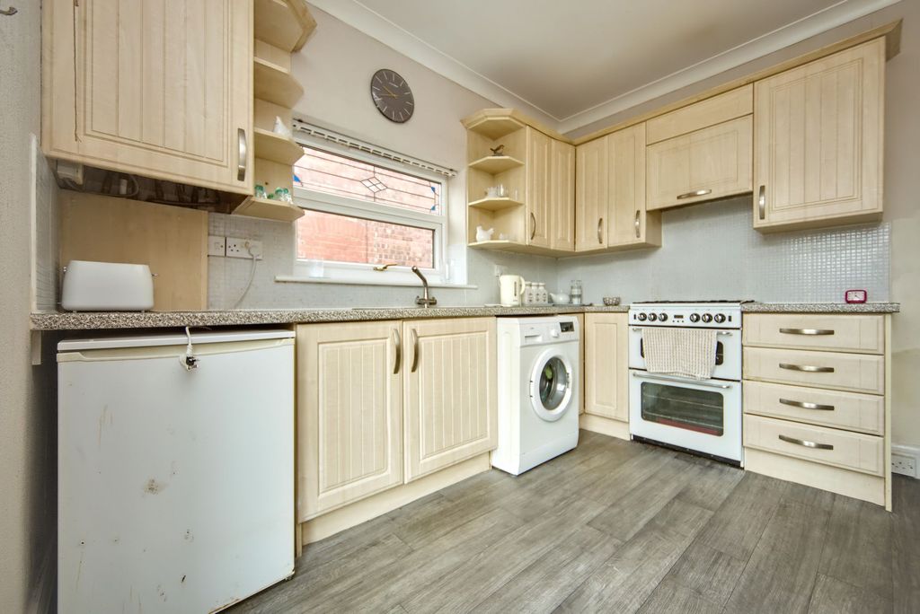 Property photo 3 of 16