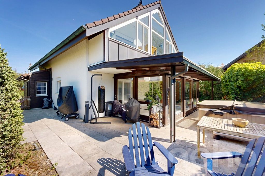 Property photo 3 of 12