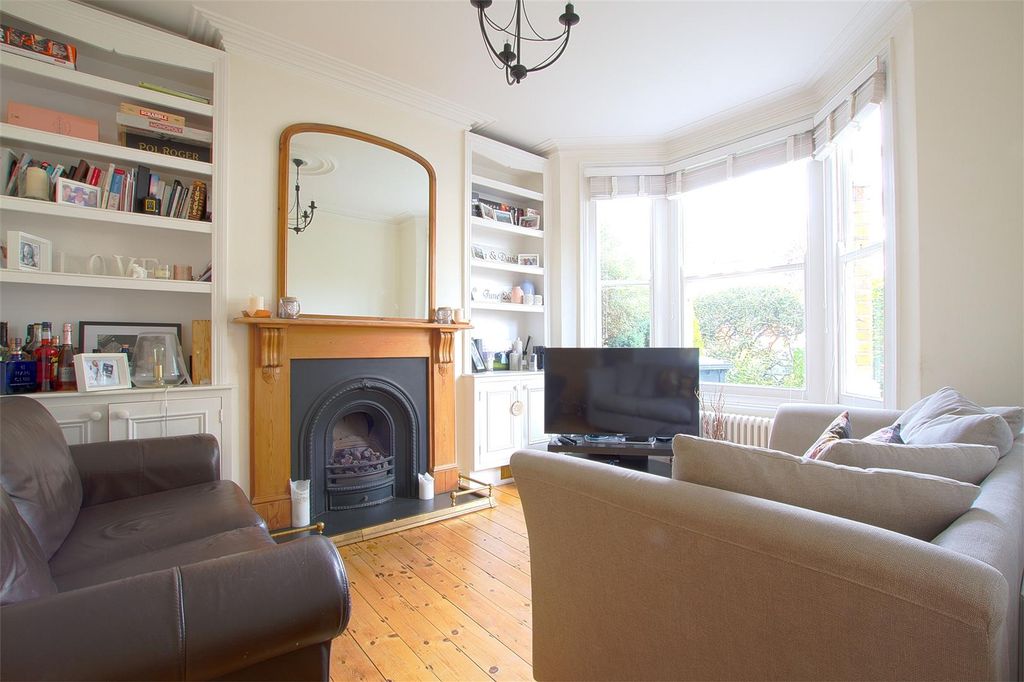 Property photo 2 of 8