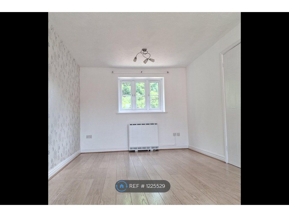 Property photo 2 of 10 Lounge/Dining Room