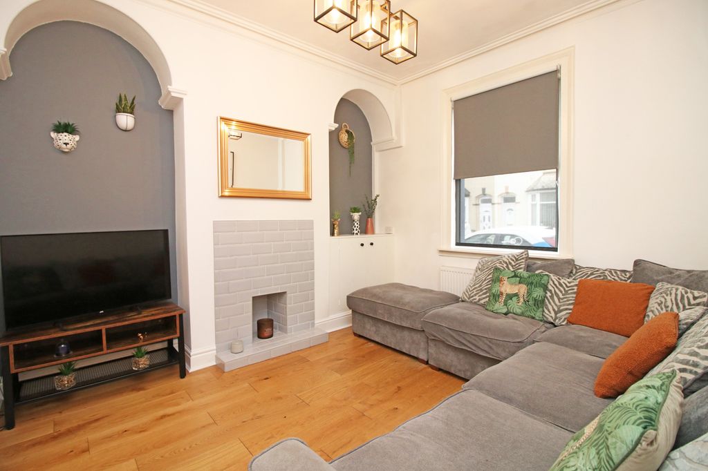 Property photo 3 of 21