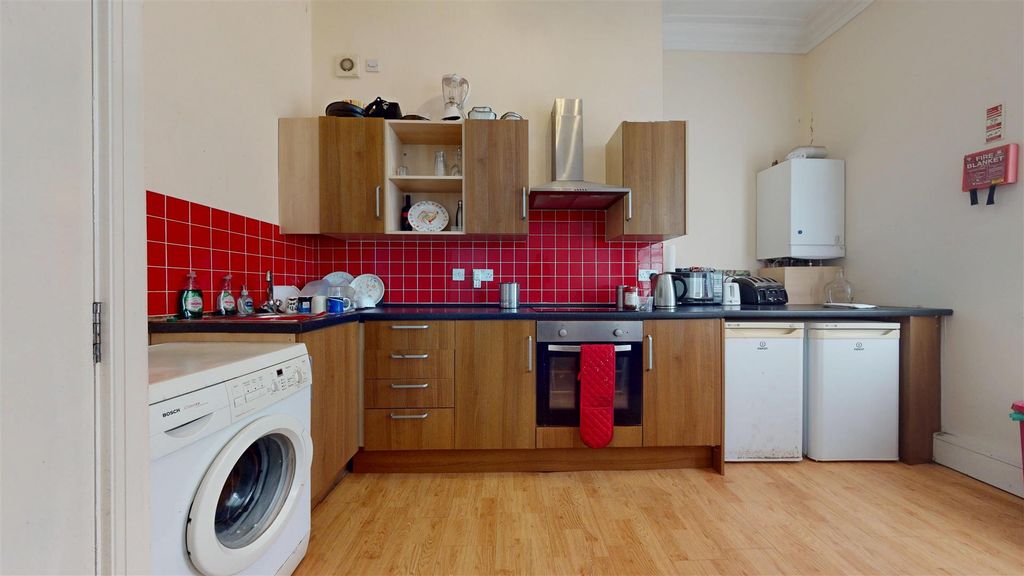 Property photo 3 of 10 Prescot Road Kitchen
