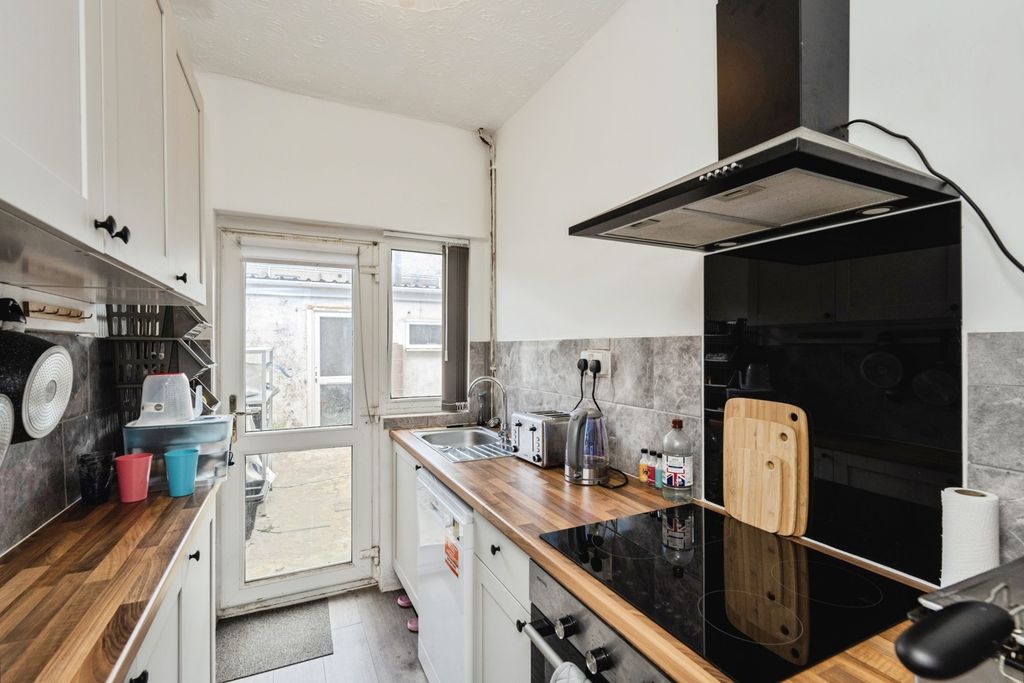 Property photo 3 of 20 Pbox-Img.Jpg