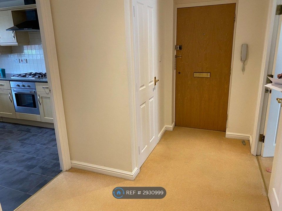 Property photo 2 of 16 Hallway With Full Height Storage Cupboard