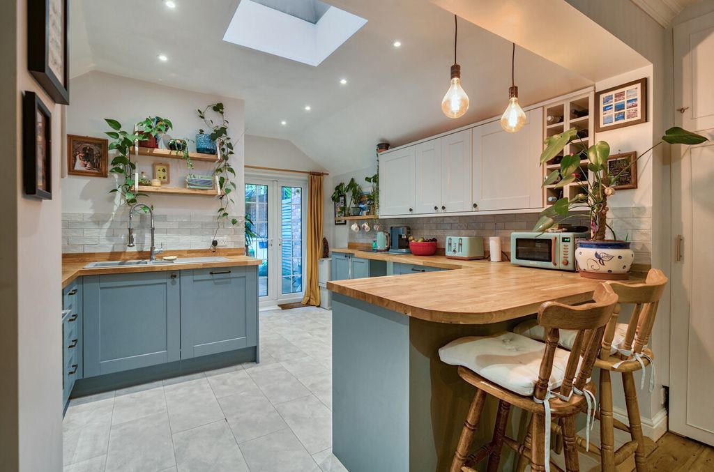 Property photo 2 of 8 1369612-24-68F604...