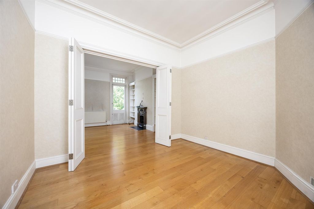 Property photo 3 of 11 Phoenix Lodge Mansions