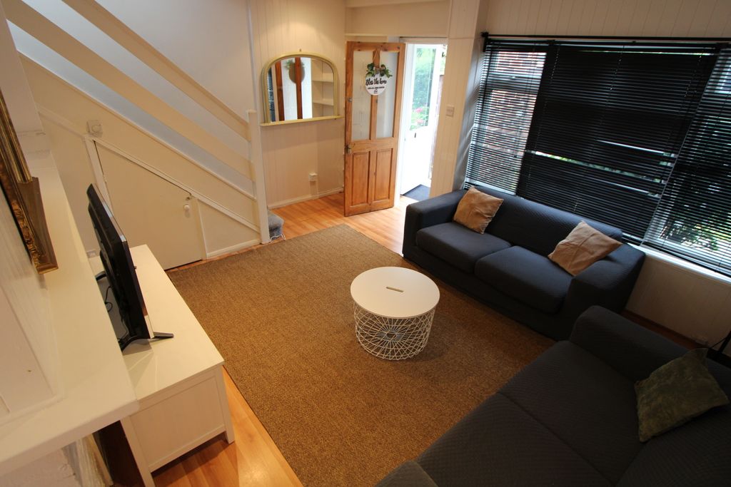 Property photo 1 of 40
