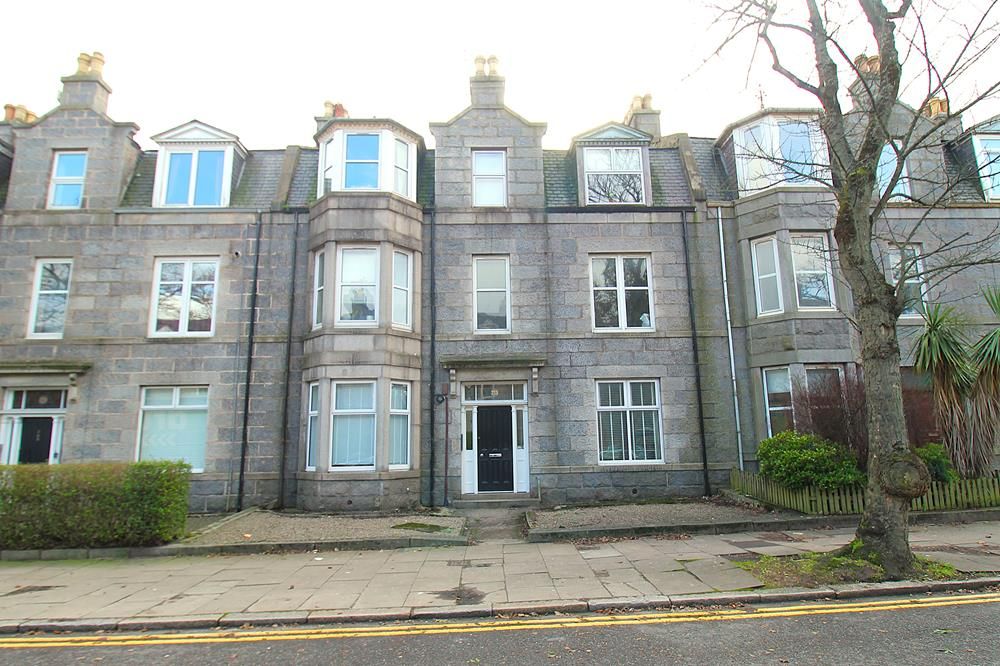 Property photo 3 of 7 External