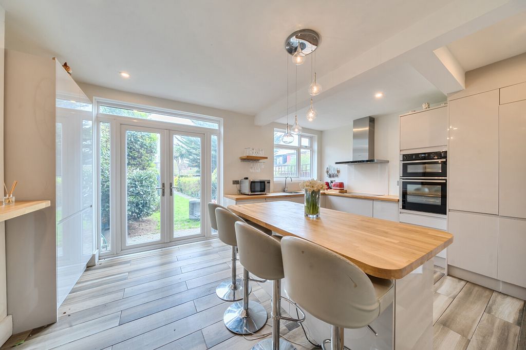 Property photo 1 of 22 1418246-8-69c266d...