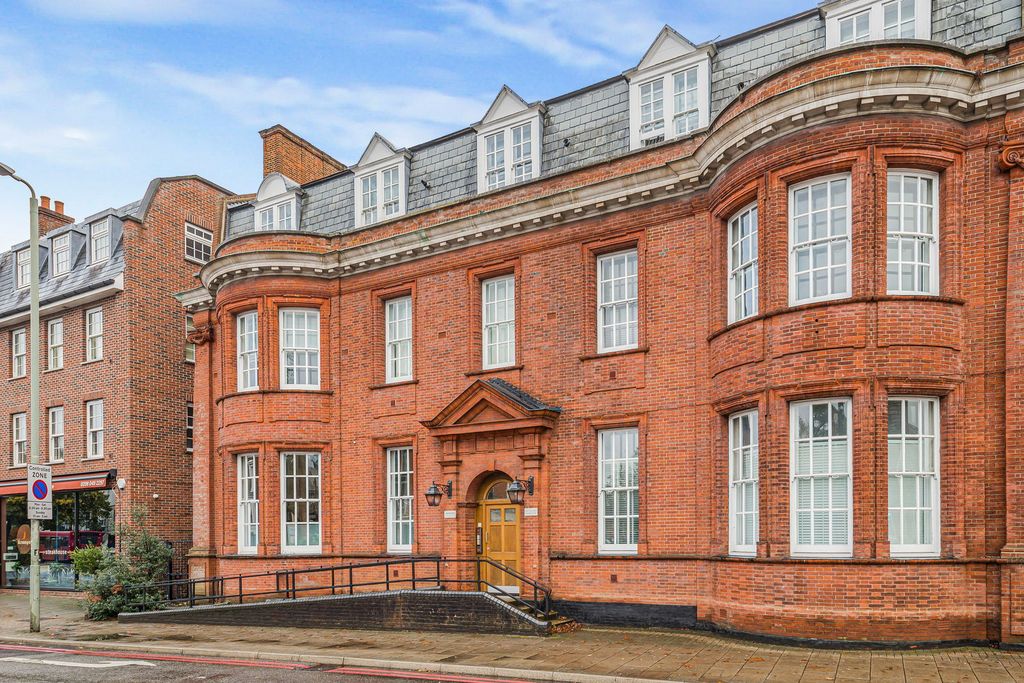 Property photo 2 of 17