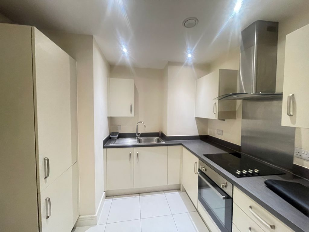 Property photo 2 of 7 Kitchen