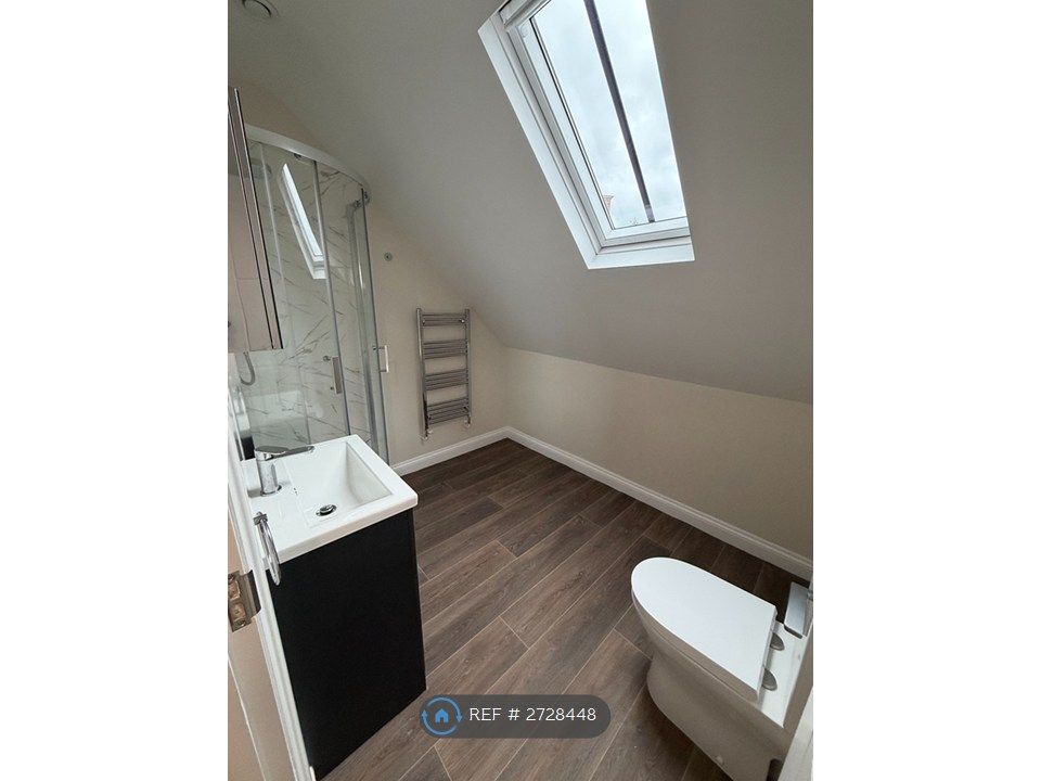 Property photo 3 of 12 Bathroom