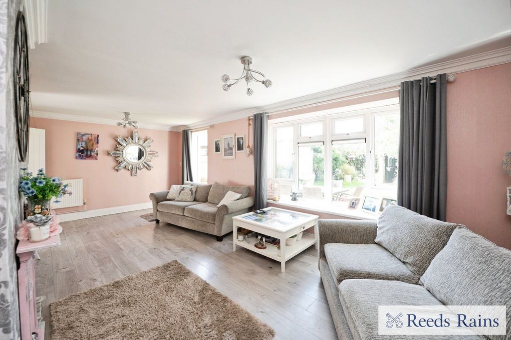 Property photo 2 of 18 Picture No. 20
