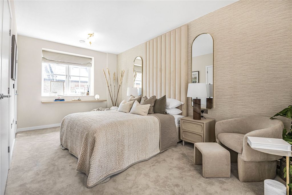 Property photo 1 of 5 Bedroom