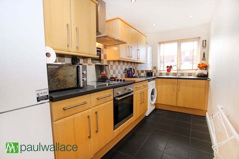 Property photo 3 of 9 Kitchen