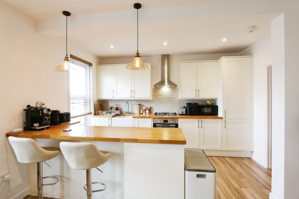Property photo 1 of 17 Photography