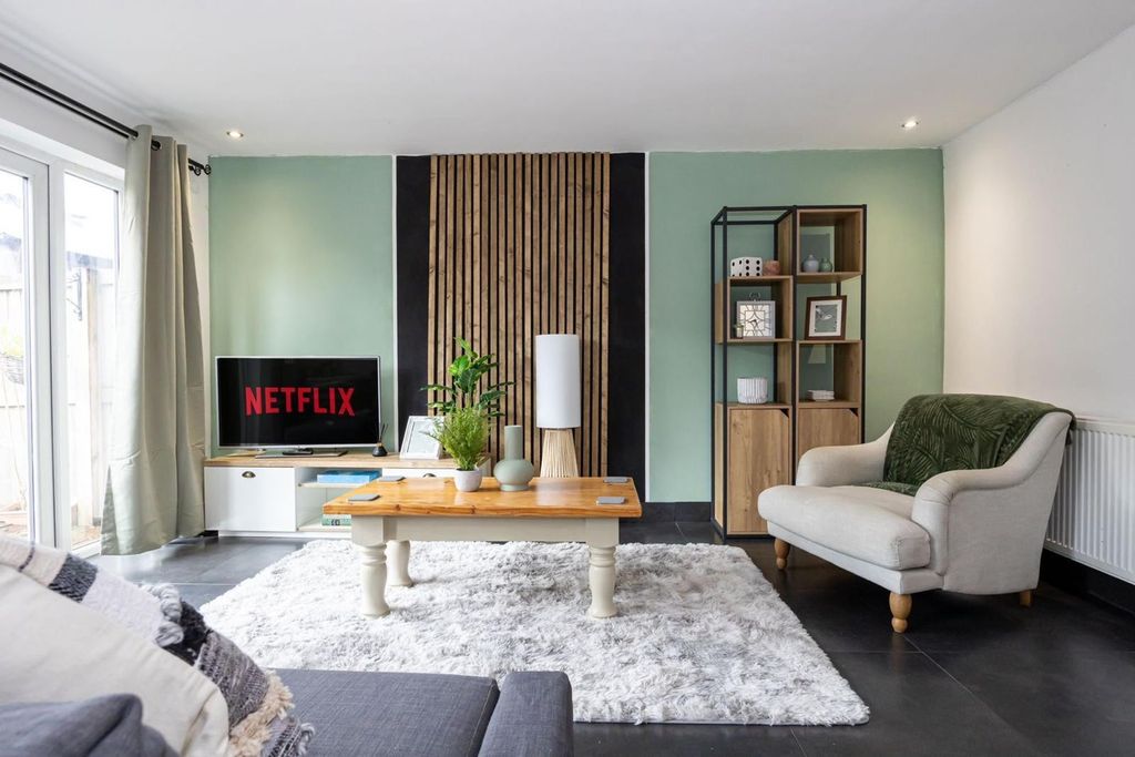 Property photo 3 of 15