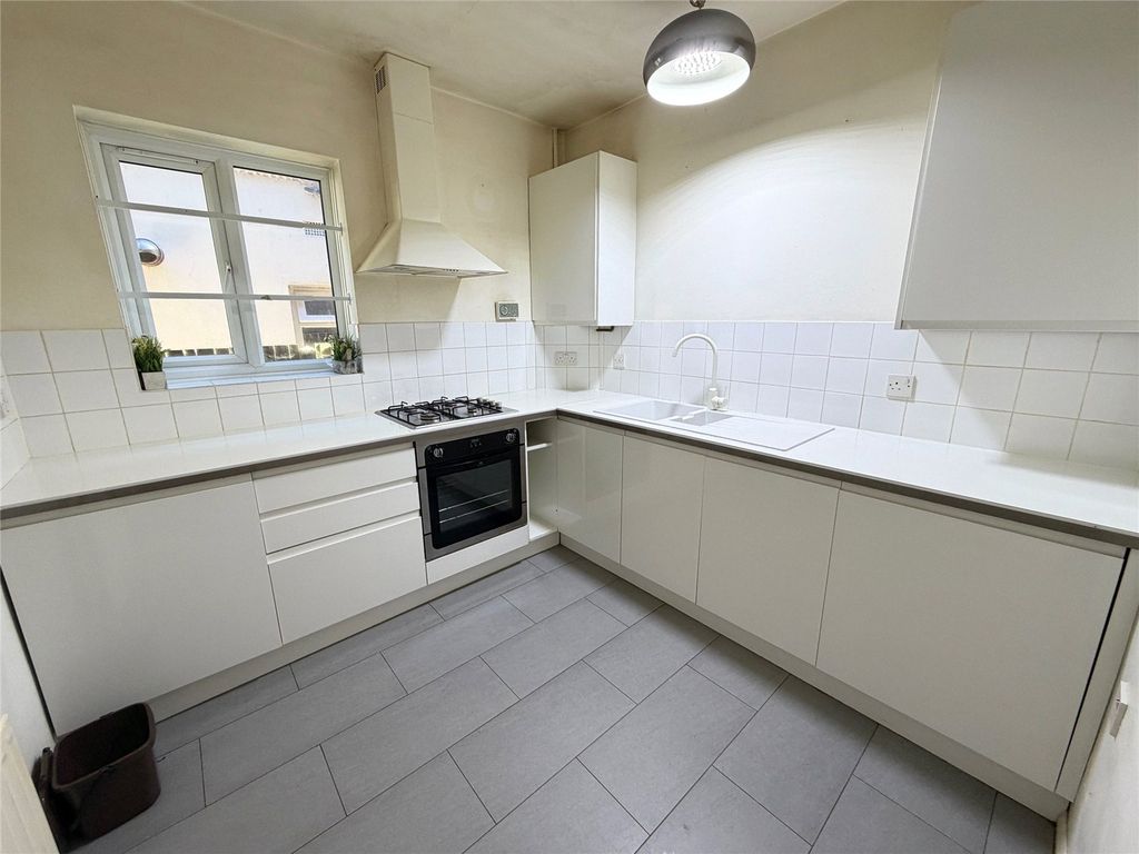 Property photo 2 of 10 Picture No. 23