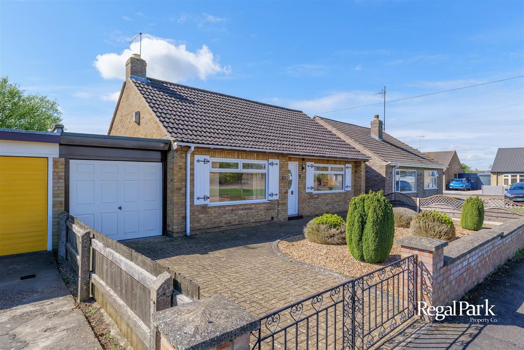 Property photo 1 of 21 Front