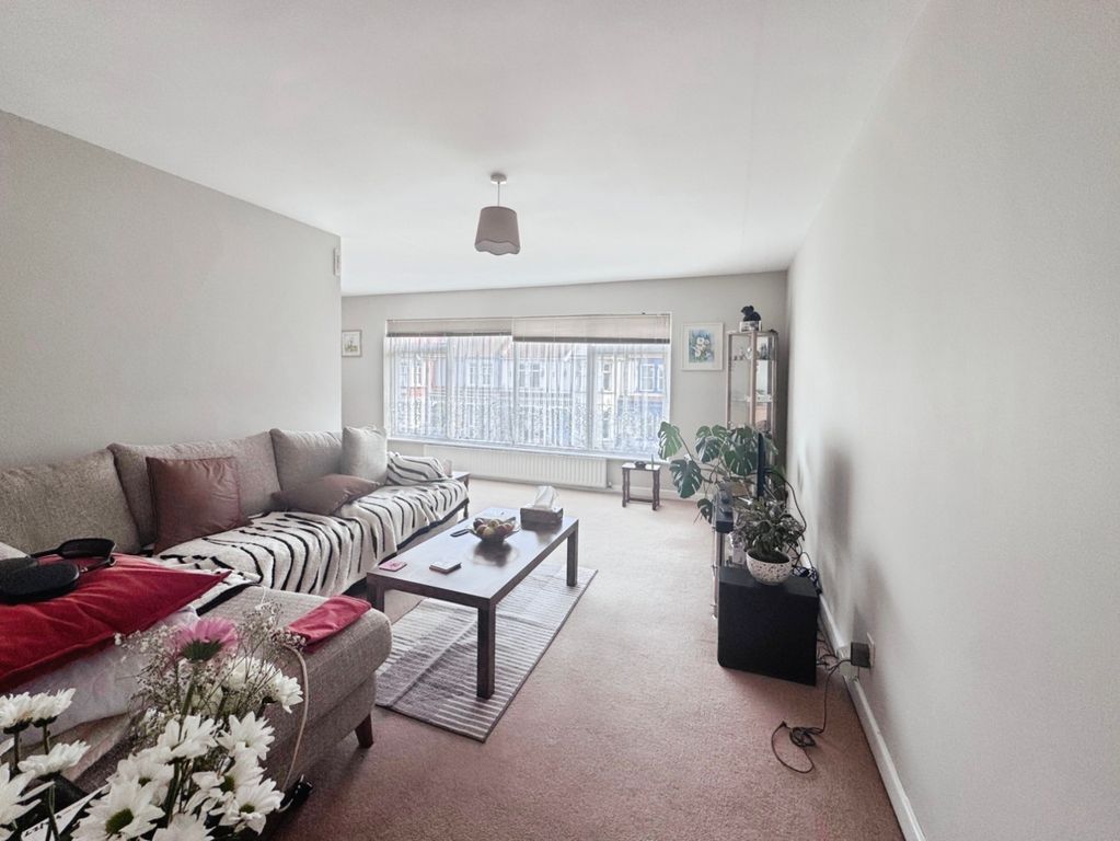 Property photo 3 of 9 Living Room