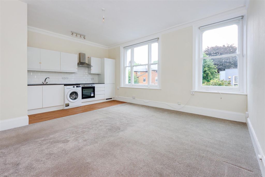 Property photo 2 of 25