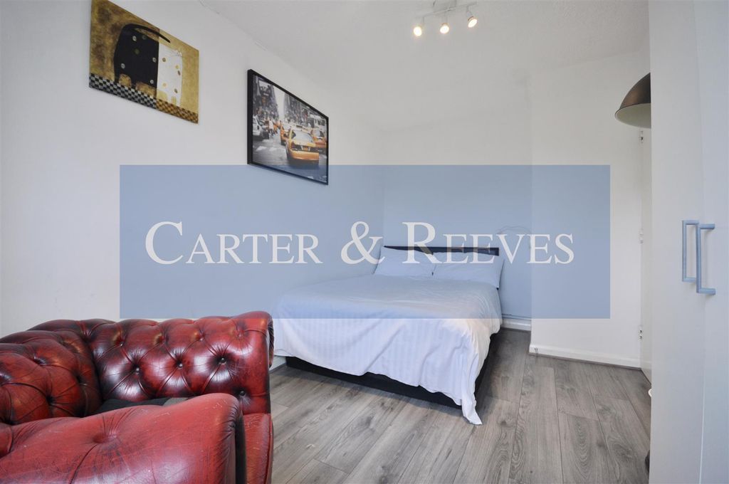 Property photo 1 of 6 Bedroom Angle 2.Jpg