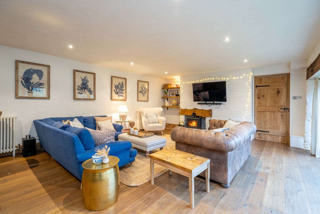 Property photo 2 of 20 Property Image 2