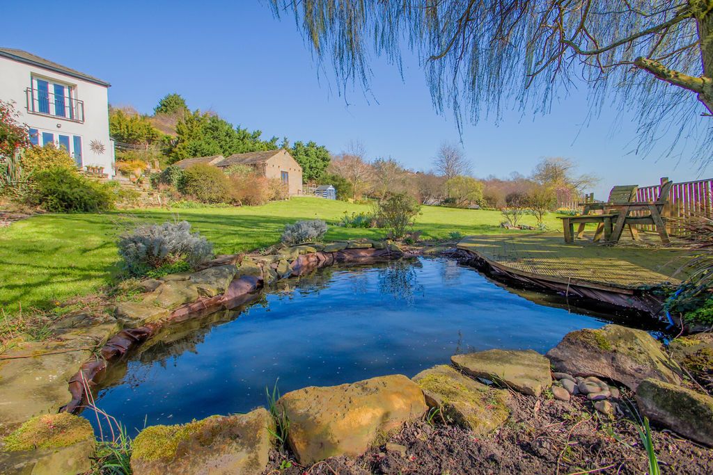 Property photo 1 of 40 Photo 3