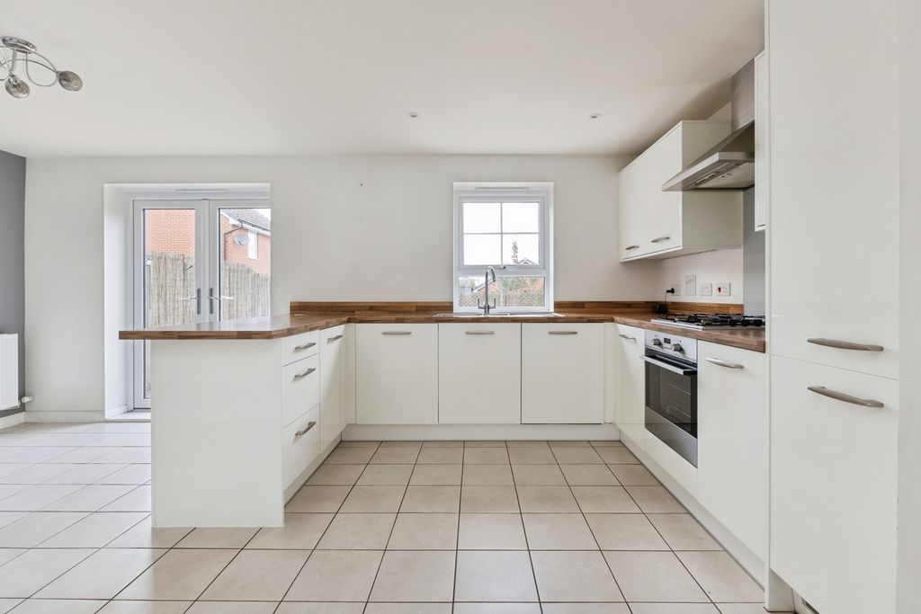 Property photo 2 of 20 Pbox-Img.Jpg