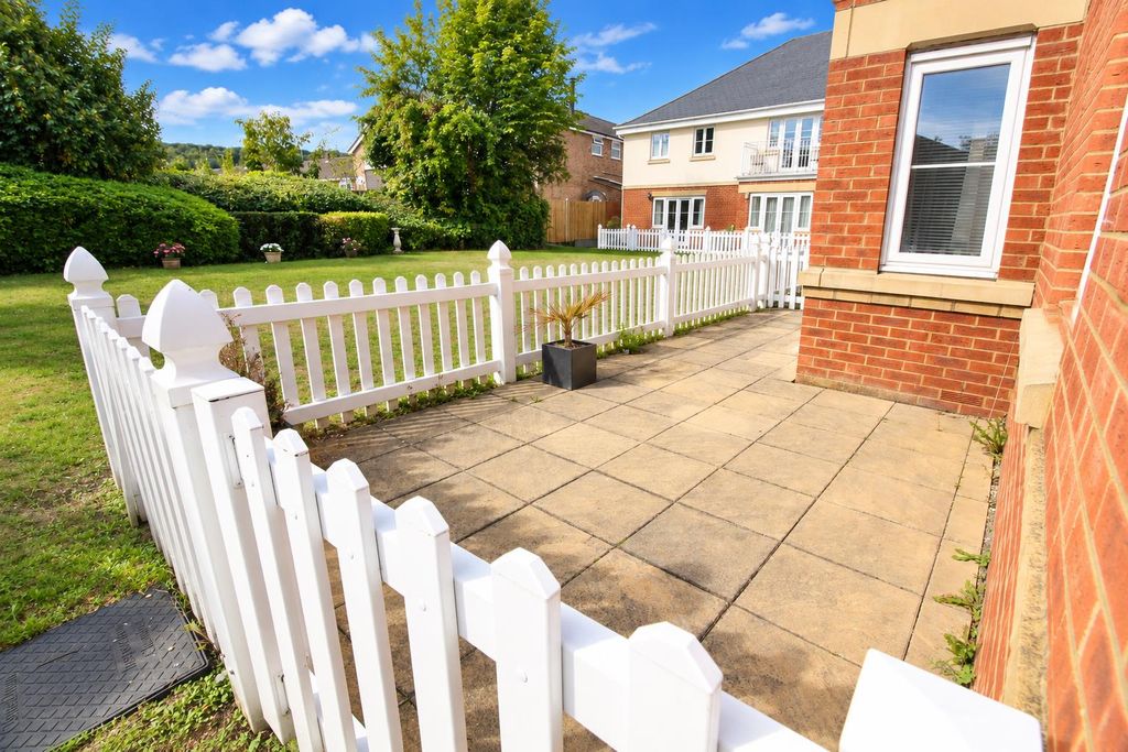 Property photo 1 of 7 Garden