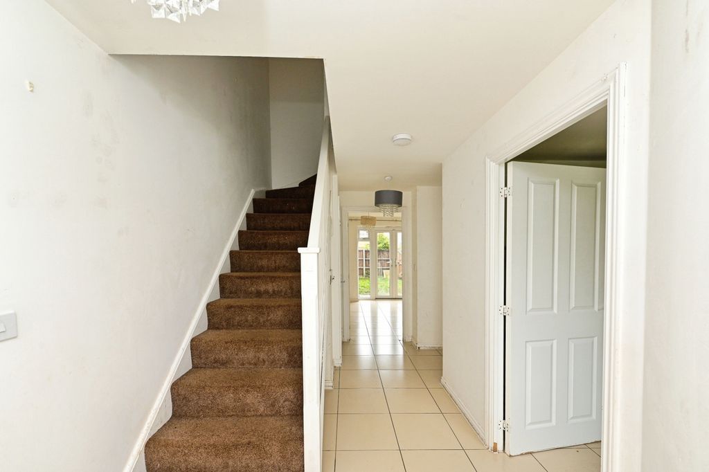 Property photo 3 of 20 16Black001