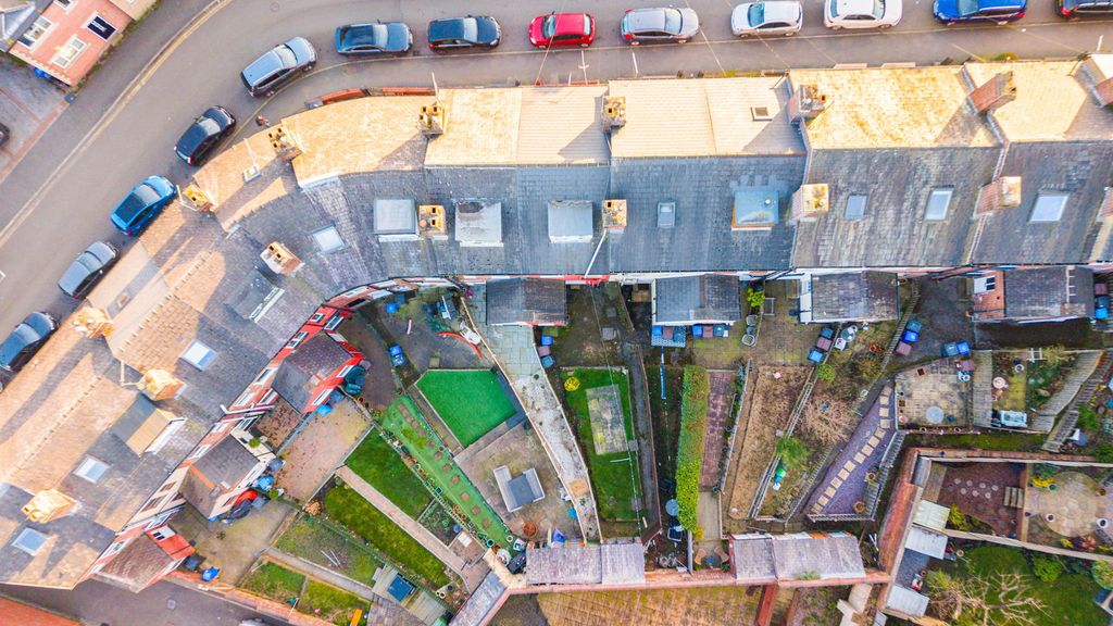 Property photo 2 of 23