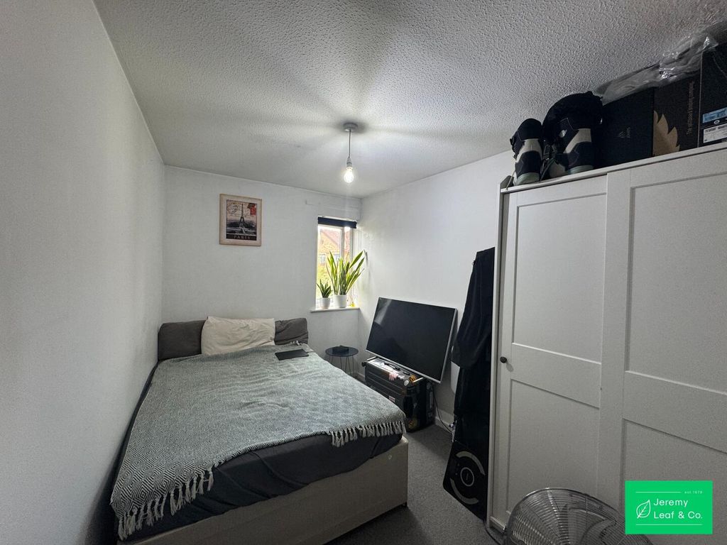 Property photo 2 of 8 Bedroom