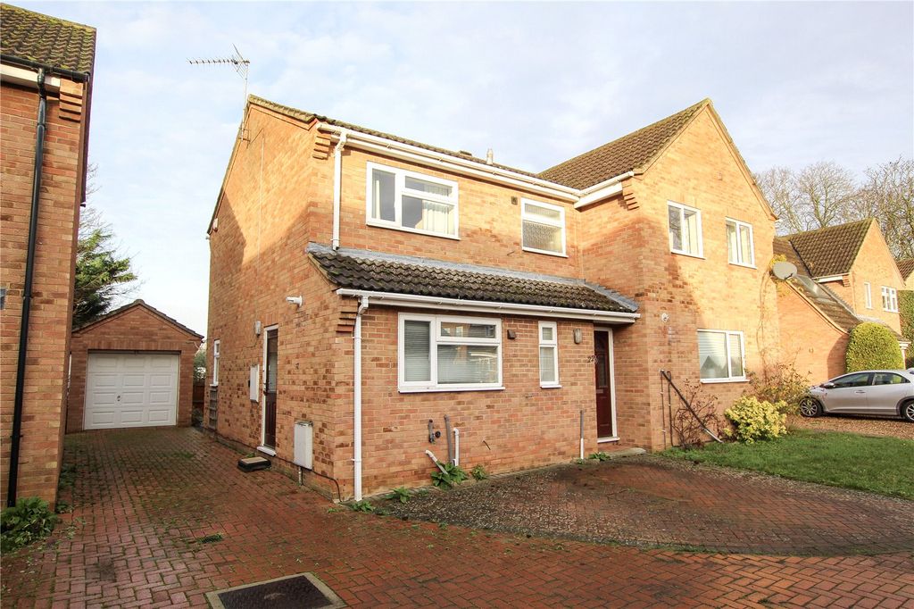 Property photo 1 of 17 Front Aspect.