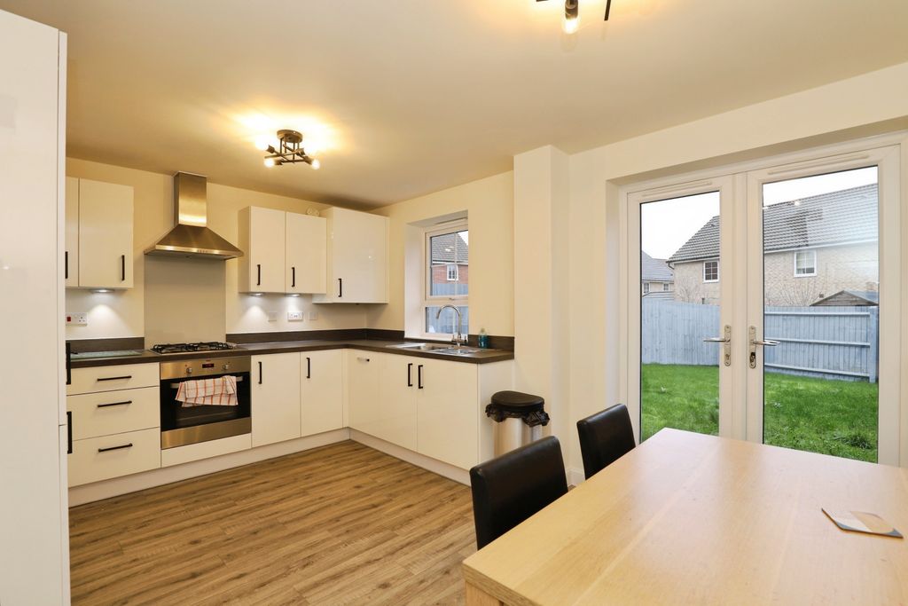 Property photo 2 of 14 Kitchen/Dining Room